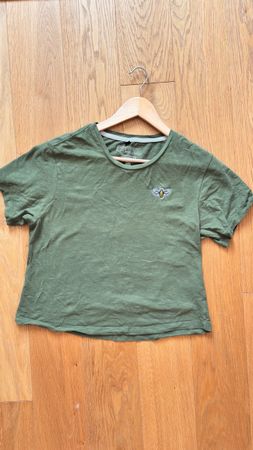 T-Shirt Beeyond oliv grün mit Bienenstickerei gebraucht
