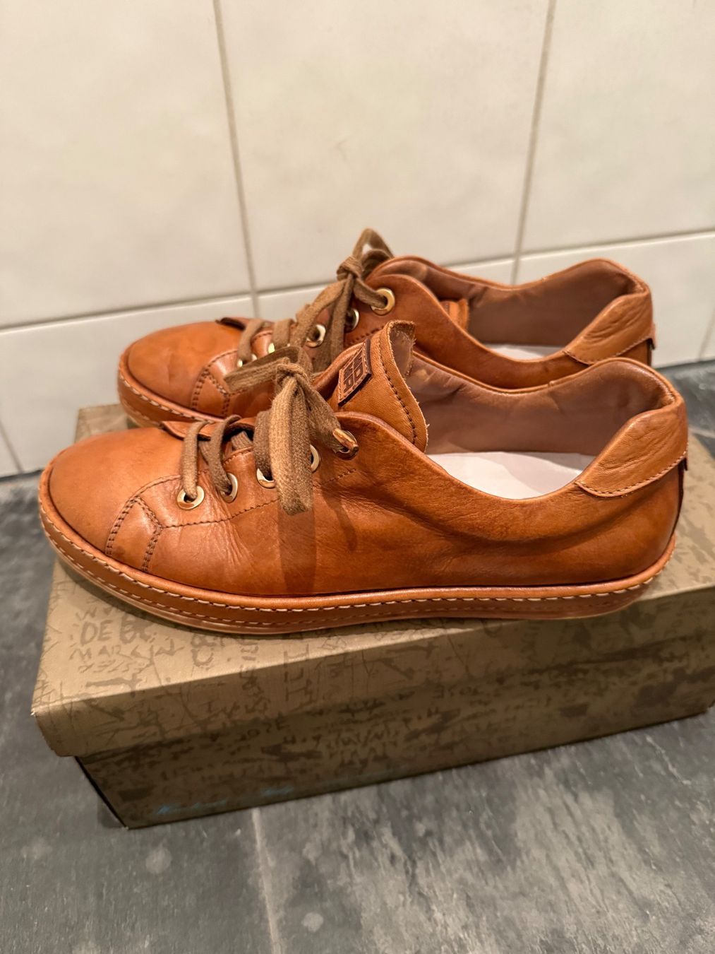 Moma Scarpe da uomo: Moma Sneaker braun Gr. 40 – Usato da Chur venduto da spicebone 2