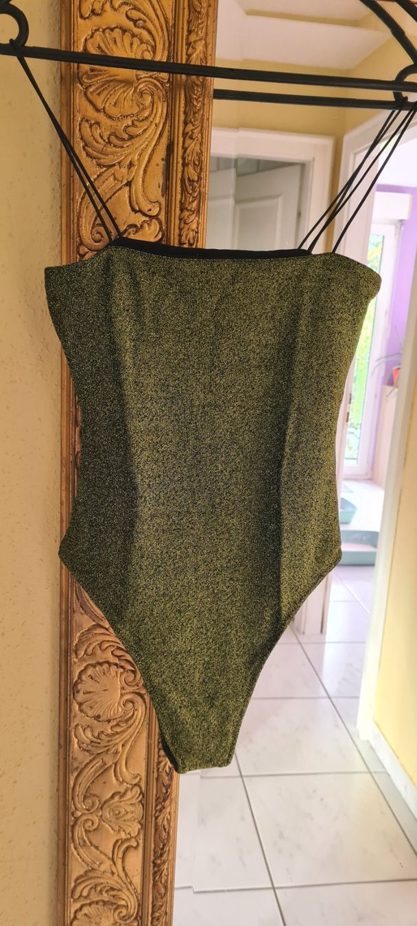 Tops: 4 Body's Plume Éthérée – Gebraucht aus Allschwil von Virgo 2