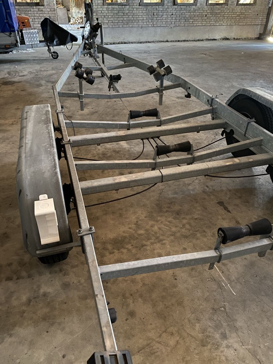 Tpv Rimorchi: Motorbootanhänger TPV 2700kg – Usato da Andwil SG venduto da bbandwil 1