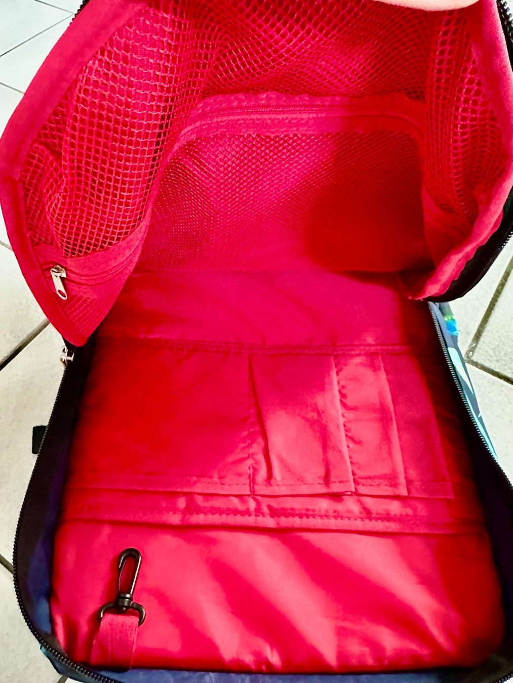 Zaini: Rucksack dunkel blau Muster wie NEU – Usato da Wilderswil venduto da FirstDivine 3