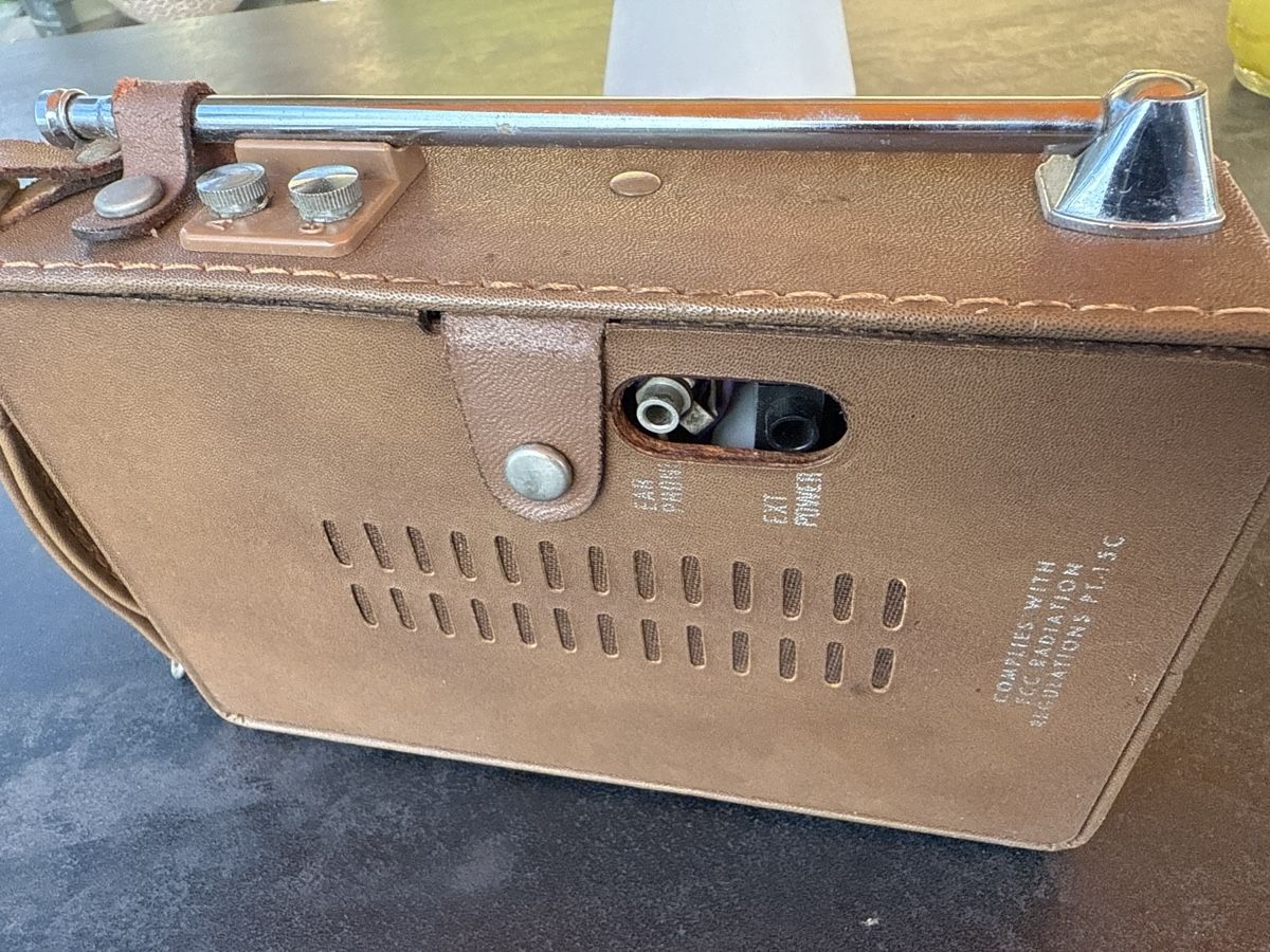 Radio: Vintage Radio – Usato da Horriwil venduto da Carrera68 1