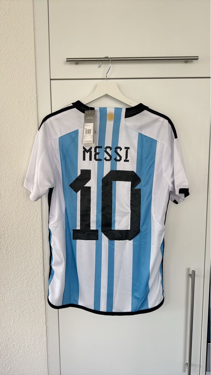 Canottiere & Pantaloni: Trikot Argentinien Messi Grösse L neu – Nuovo (secondo la descrizione) da Zürich venduto da L_12