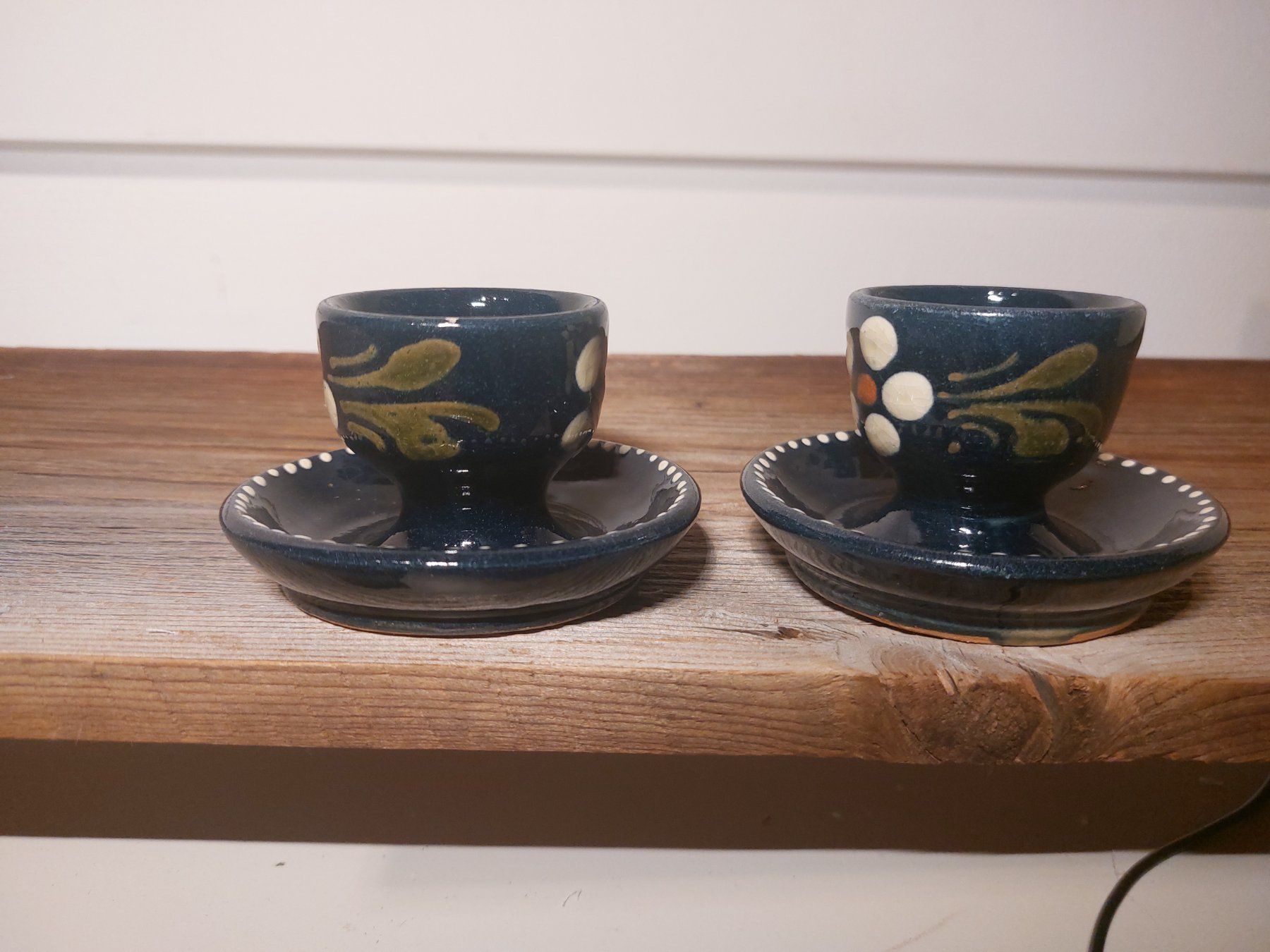 Sonstiges Geschirr: Blaues Eierbecher Set mit Blumenmuster, Handarbeit. – Gebraucht aus Heerbrugg von Sonytime 3