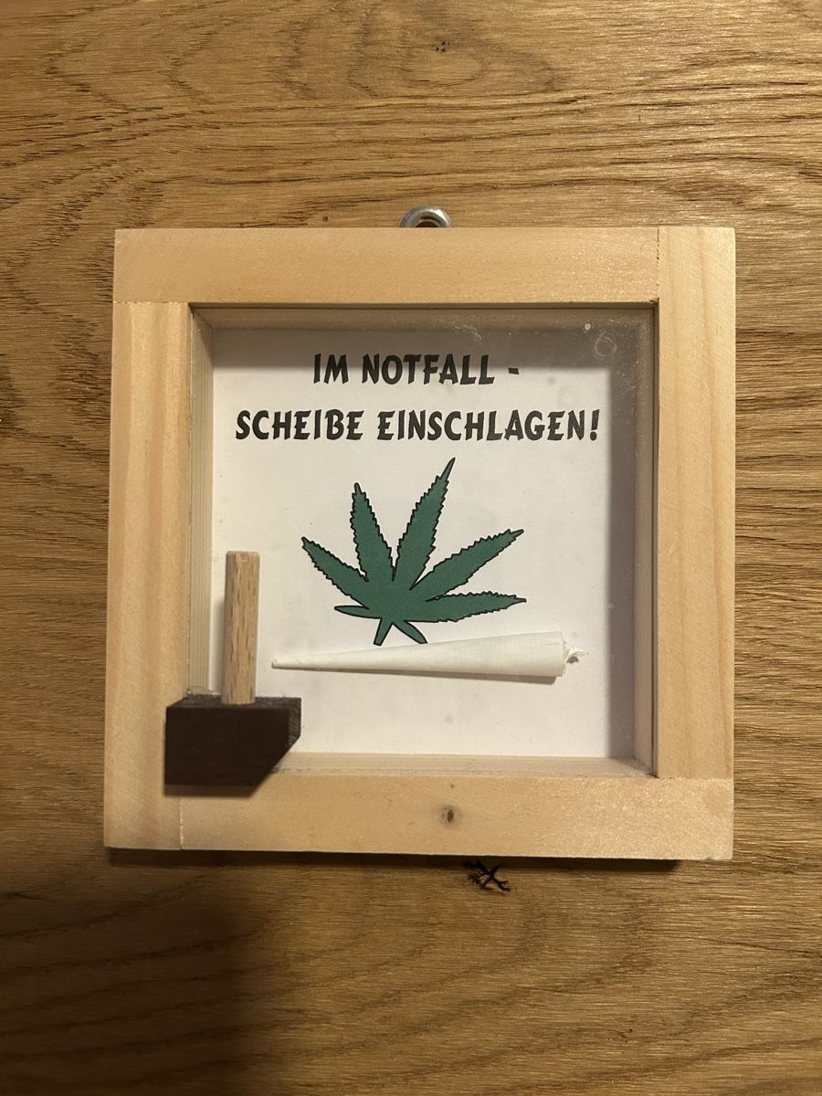 Foto & Immagini: Witzige Notfall-Box - Joint - Holzrahmen - Neuwertig! – Nuovo (secondo la descrizione) da St. Gallen venduto da Falcone