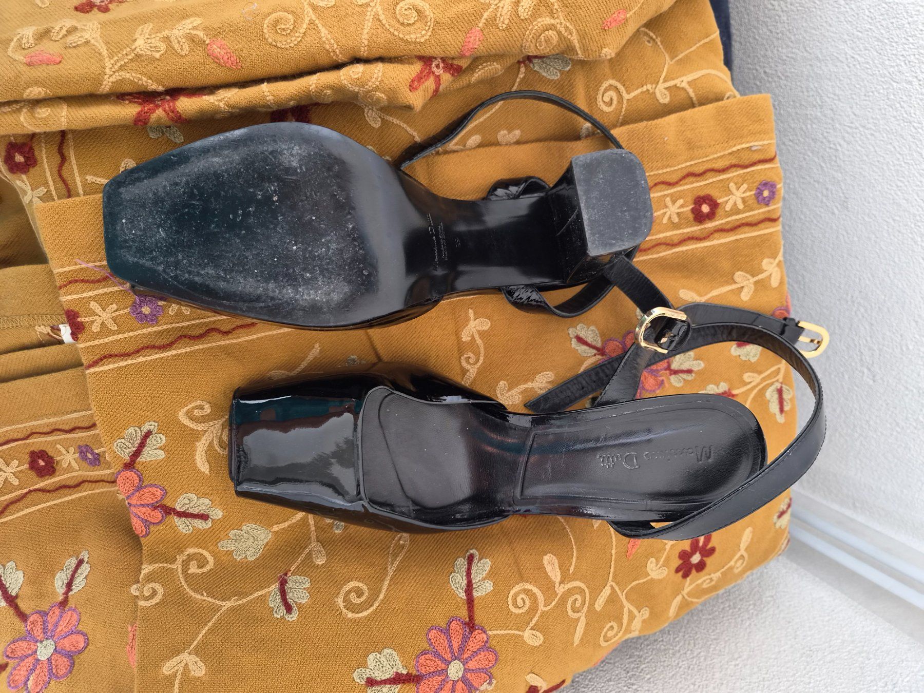 Massimo Dutti Scarpe da donna: Massimo Dutti schöner Glanzlederpumps Gr. 39 – Usato da Frenkendorf venduto da Chrigeli01 4