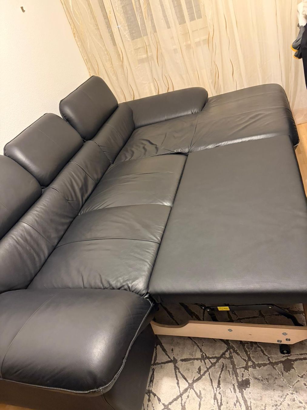 Divani: Modernes Ecksofa mit Schlaffunktion & Bettkasten Schwarz – Usato da Liestal venduto da Ultimace 5
