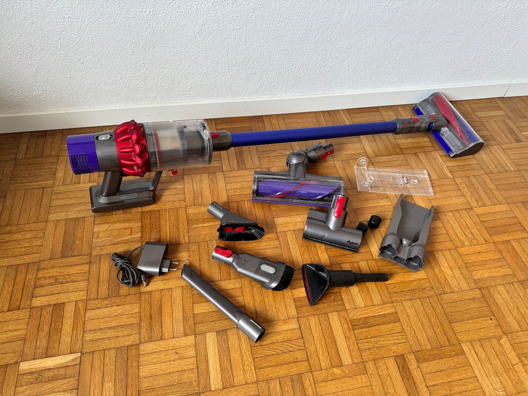 Dyson Aspirapolveri & Accessori: Dyson SV12 Absolute Staubsauger – Usato da frauenfeld venduto da tia01 1