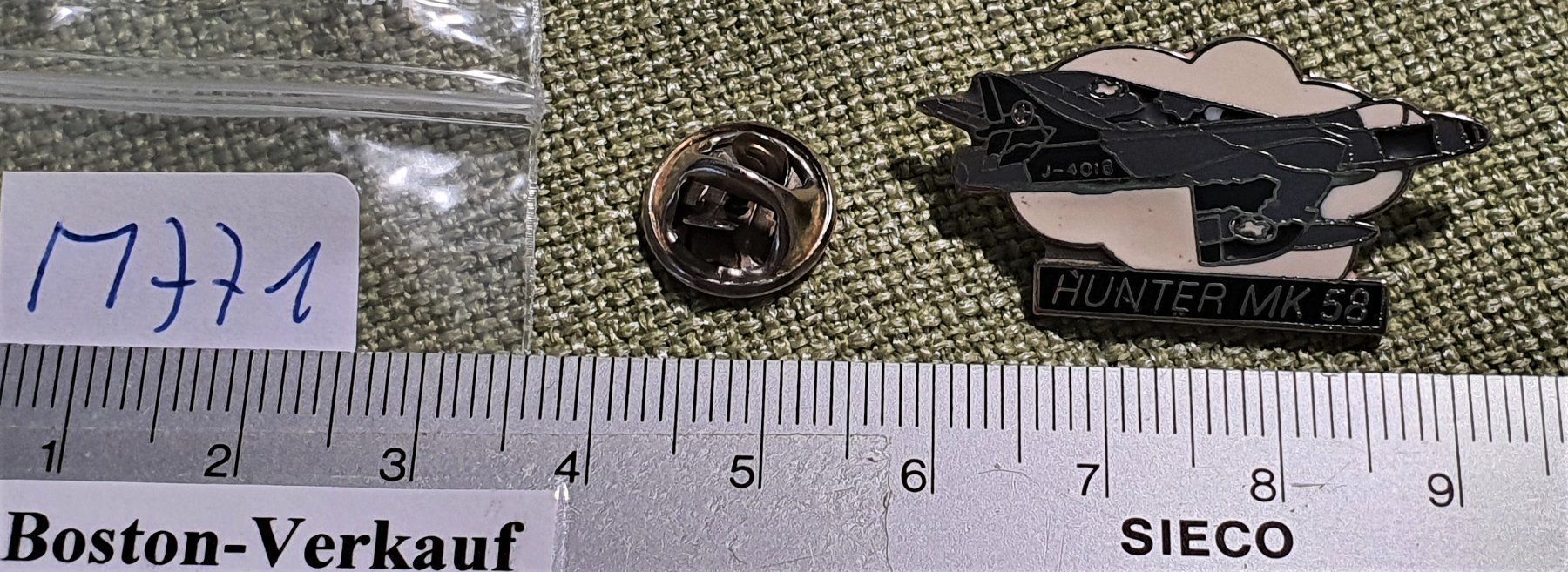 Schweizer Armee Placchette & Badge: M771 - Pin Swiss Air Force HUNTER MK 58 – Usato da Reinach BL venduto da Boston-Verkauf 1