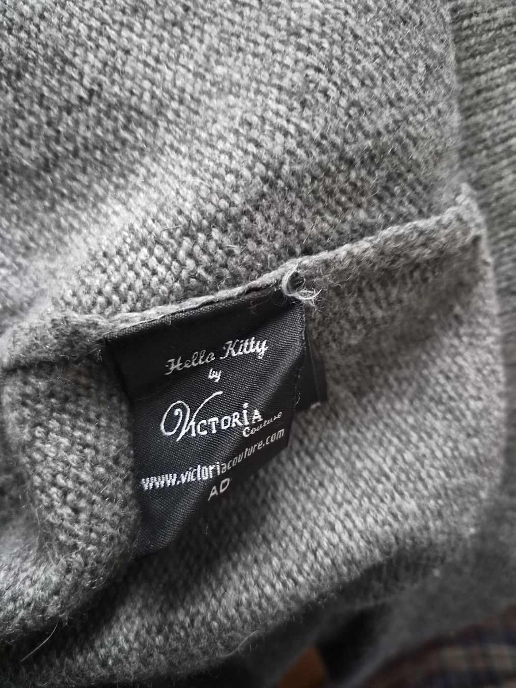 Maglioni & Felpe: Victoria Cashmere, Hello Kitty Pullover Gr.  M – Usato da Frenkendorf venduto da Moon111 8