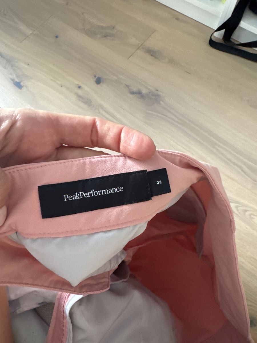 Peak Performance Pantaloni: Peak Performance Shorts Rosa – Usato da Hergiswil NW venduto da Mroizo8 2