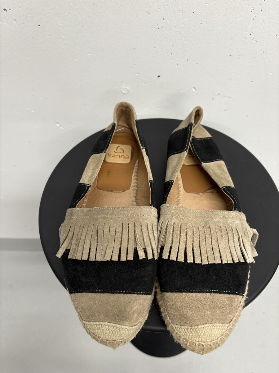Damenschuhe: Kanna Espadrilles mit Fransen Gr. 39 beige/schwarz Leder – Gebraucht aus Regensdorf von secondchancefashion 3