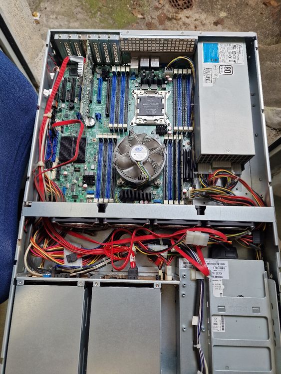 Alte Server (Gebraucht) in Nussbaumen AG für CHF 8 – nur Abholung auf ...