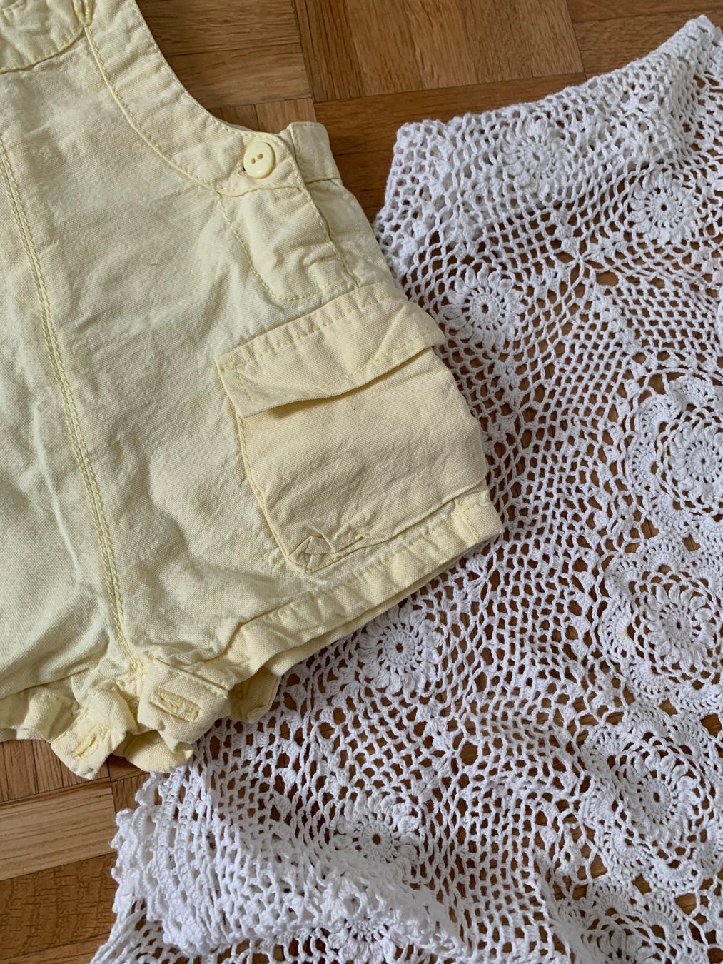 Lotti & Set di vestiti: 2 latzhose + mutze NEU! Gr.50/56 – Nuovo (secondo la descrizione) da Moutier venduto da chDuplessy 2