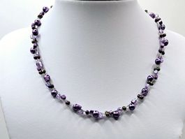 Damenhalskette Necklace Perlen und Würfel in Lila/Violet