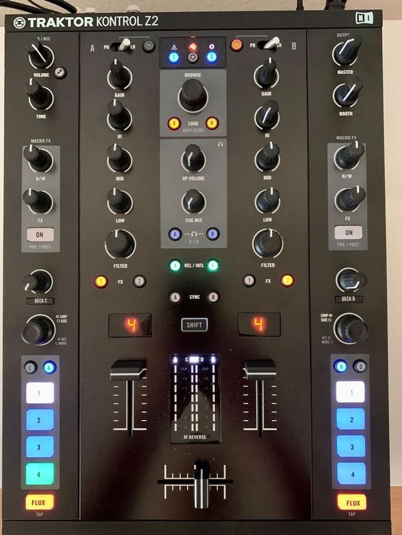 Traktor Z2 Table de mixage/Mixer Kaufen auf Ricardo