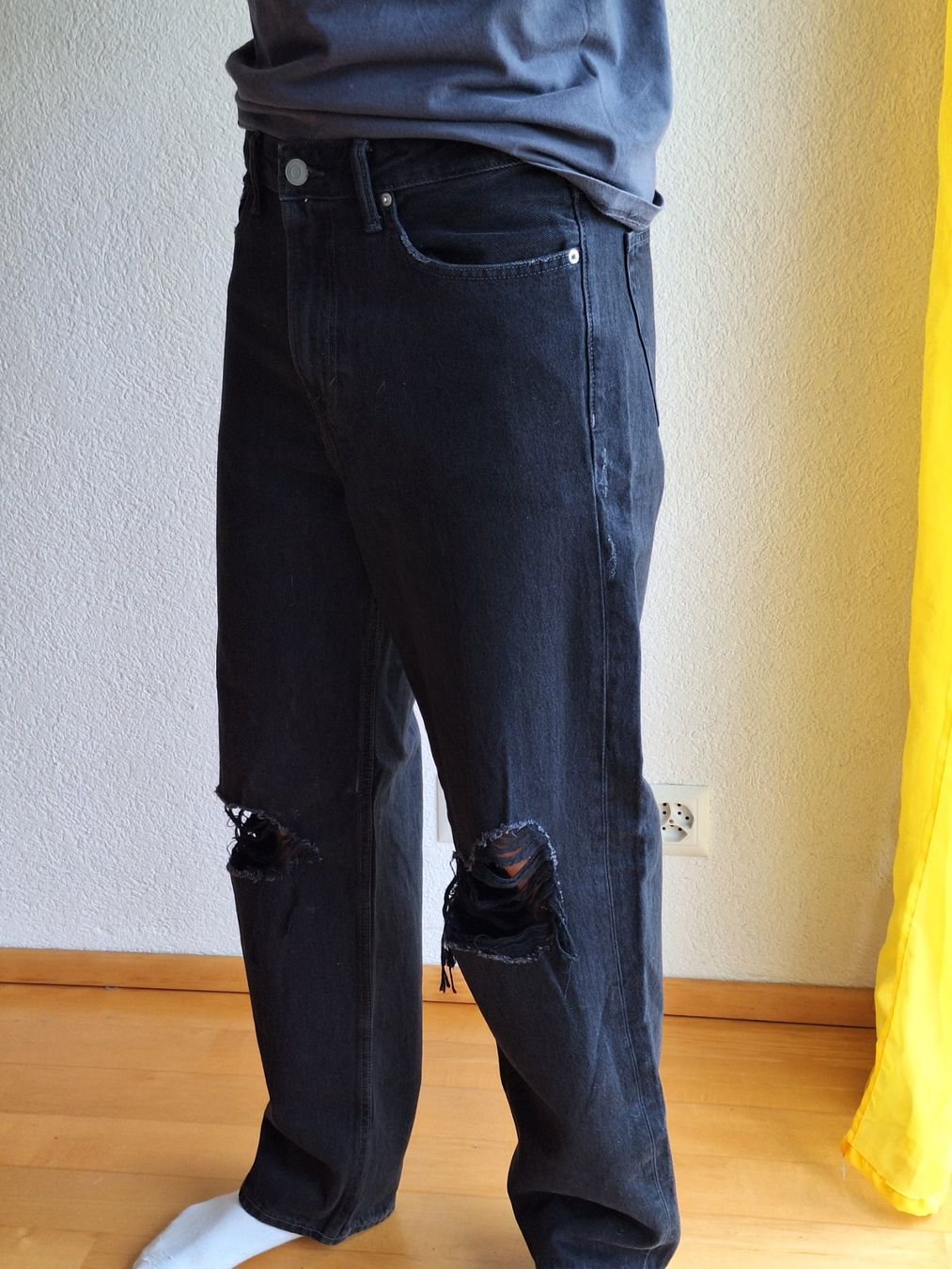 H&M Jeans: Jeans Gr 31/32 – Nuovo (secondo la descrizione) da Wegenstetten venduto da mcfly321 1