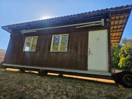 Container, Bürocontainer, Wohncontainer auf Fahrgestell