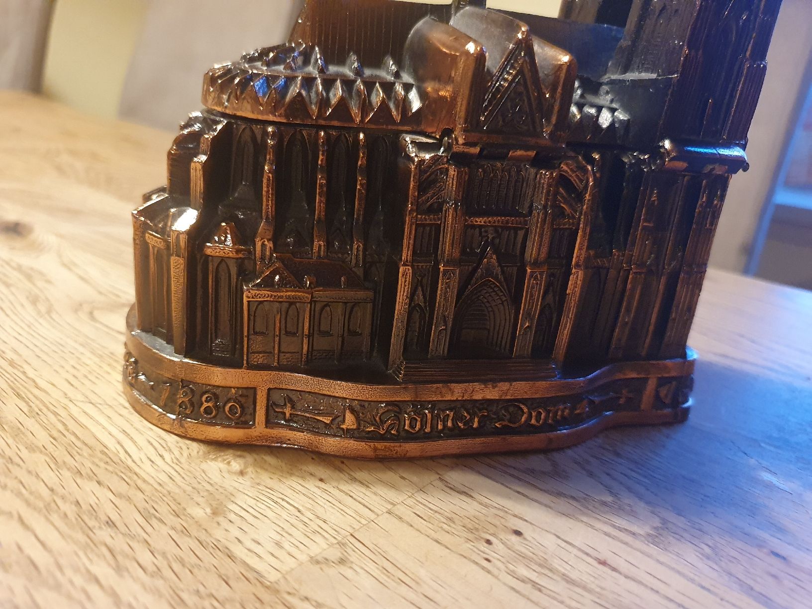 Statuette: Figur Kölner Dom Spieluhr – Usato da Flawil venduto da Naphtali 3
