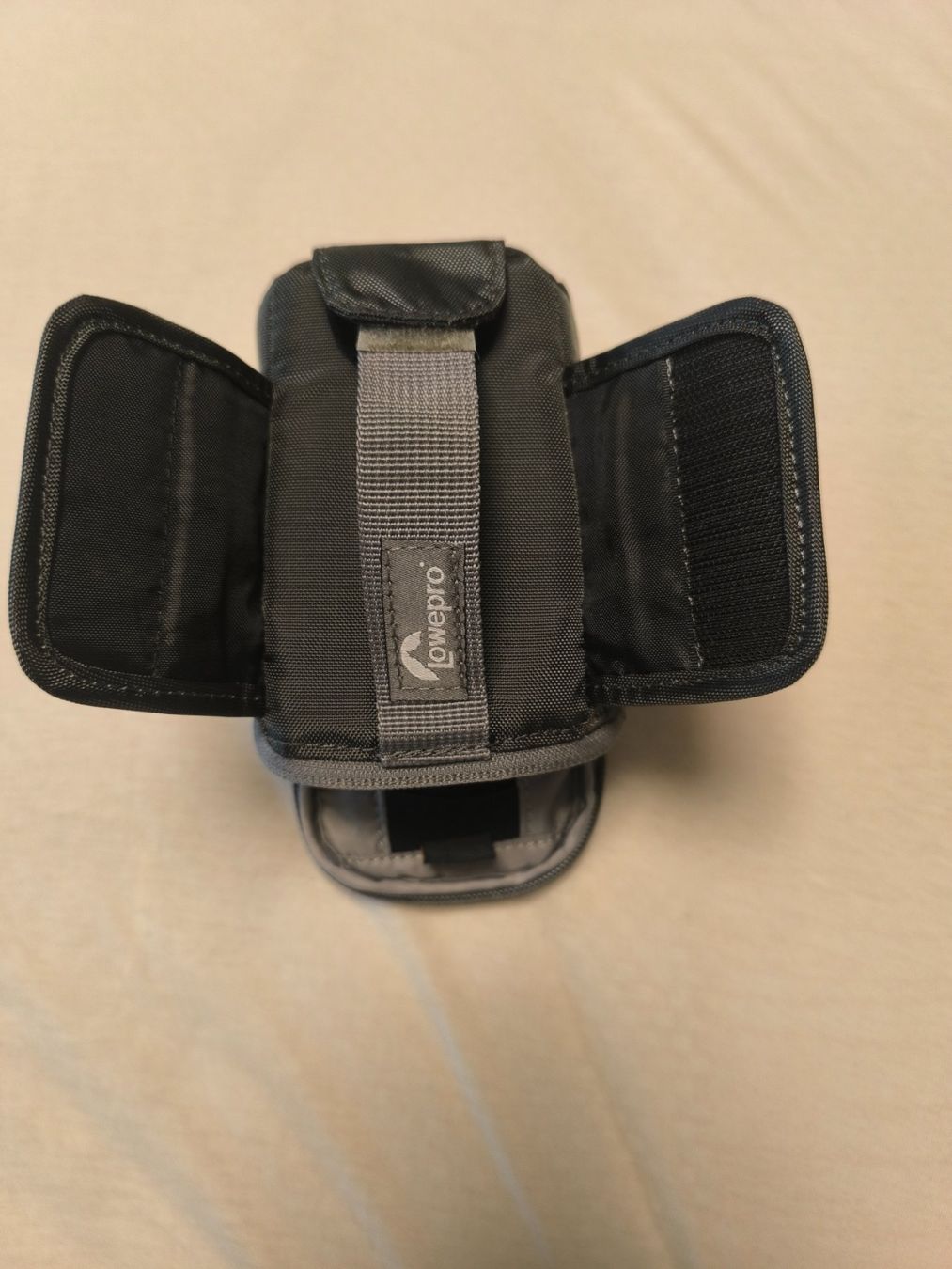 Lowepro Borse: Lowepro Dashpoint 20 Kameratasche – Usato da Gams venduto da MissTraveller 3