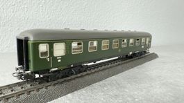 Märklin DB Personenwagen 1. Klasse H0 / AC