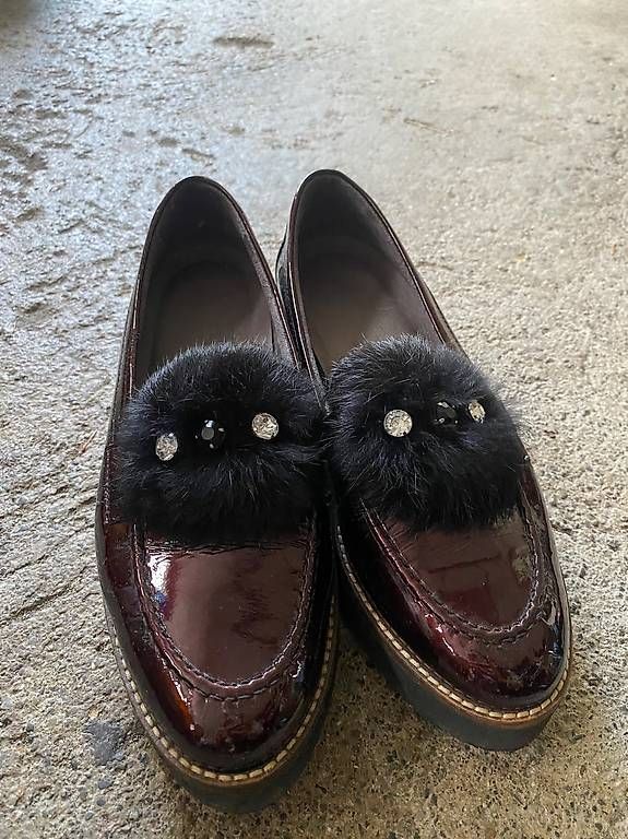 Damenschuhe: Rote Lackleder Loafer – Gebraucht aus Wohlen AG von Floflo200