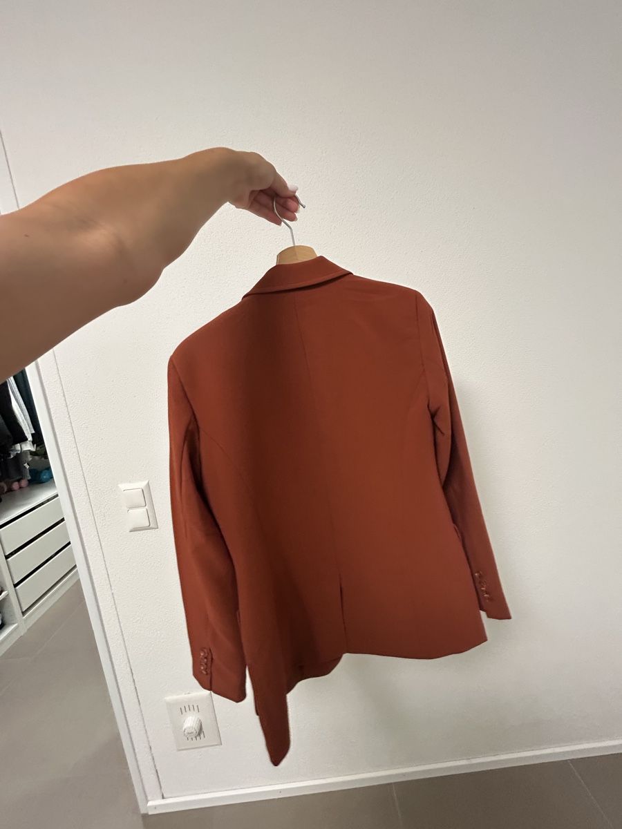 Lotti di vestiti: Blazer und Hose Grösse 38 FR  – Nuovo e nell'imballaggio originale da Ebikon venduto da vono.i 1