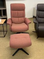 Sessel mit Hocker