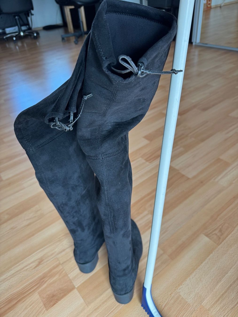 Scarpe da donna: Overknee Stiefel, schwarz, Grösse 40 – Usato da Rorschacherberg venduto da beeechen 3