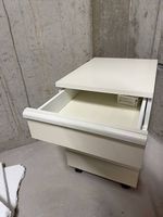 Kleiner Rollcontainer