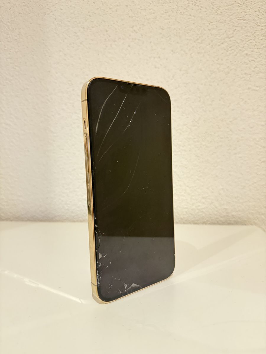 Apple Portables: Apple iPhone 13 Pro Max – Défectueux à Wauwil par mar_d6gk