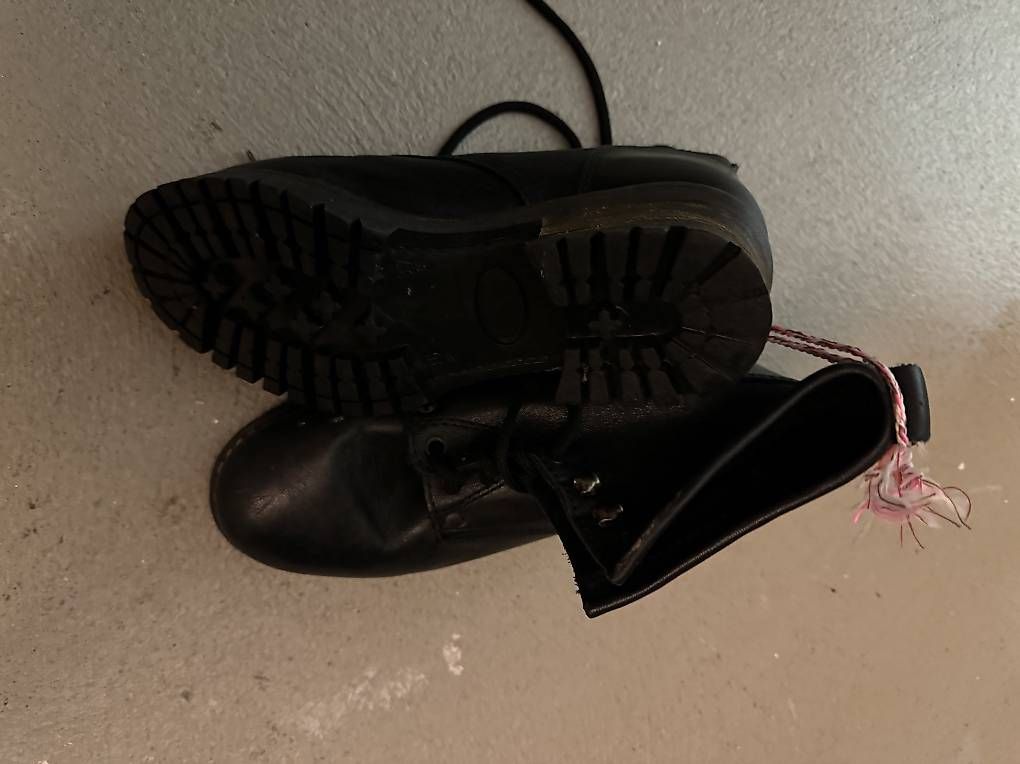 Scarpe da donna: Leder Stiefel schwarz, Grösse 37, hoher Absatz  – Usato da Cham venduto da Kaylua 2
