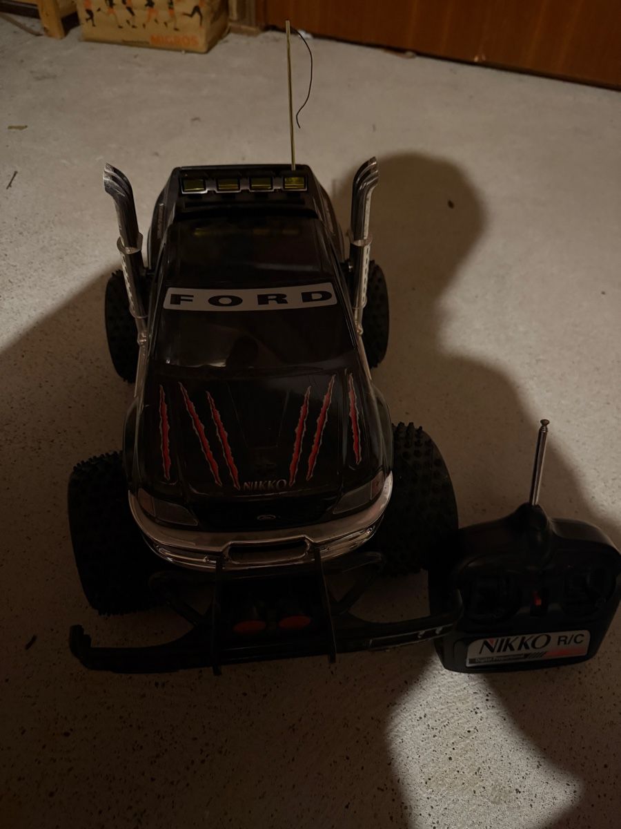 Ford Modellini d'auto: Nikko Ford – Usato da Ettingen venduto da mengi