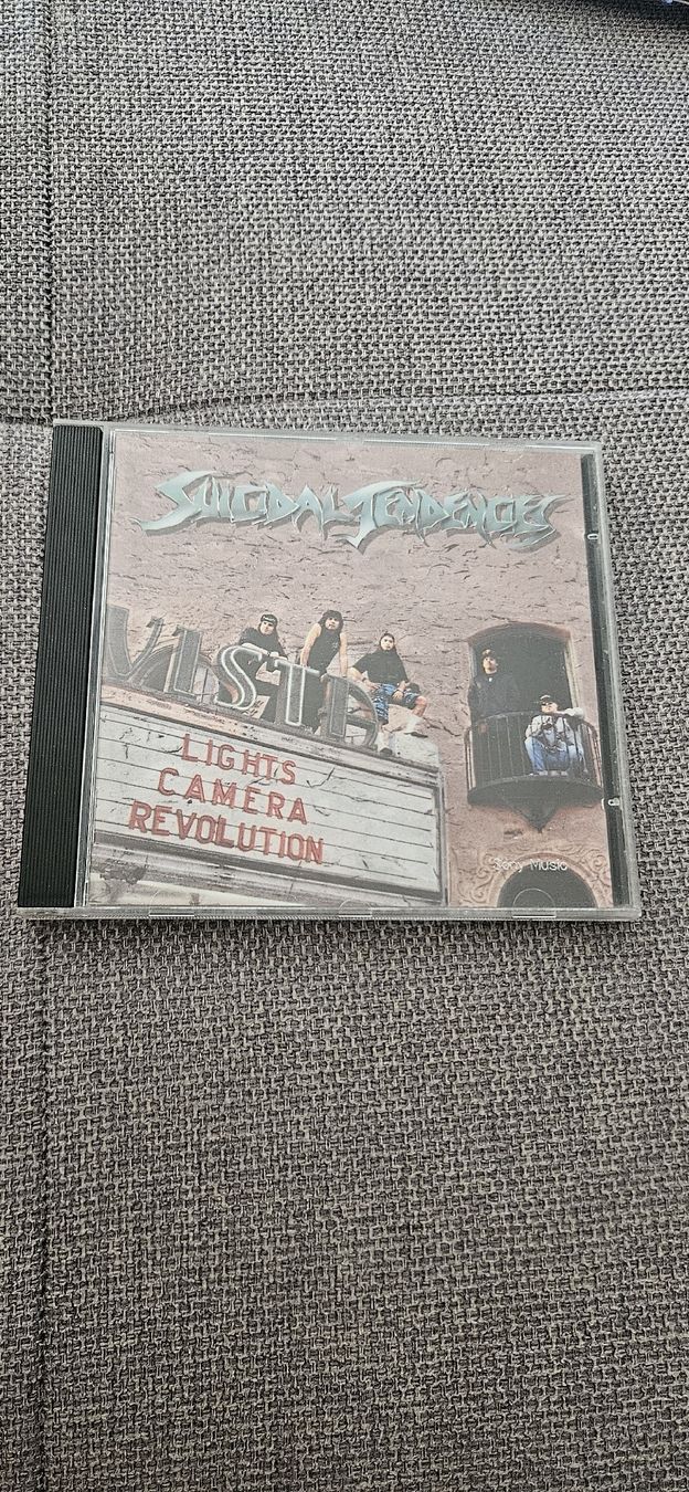 CDs: Suicidal Tendencies - Lights Camera Revolution – Gebraucht aus Bretigny-Morrens von Sachkiller
