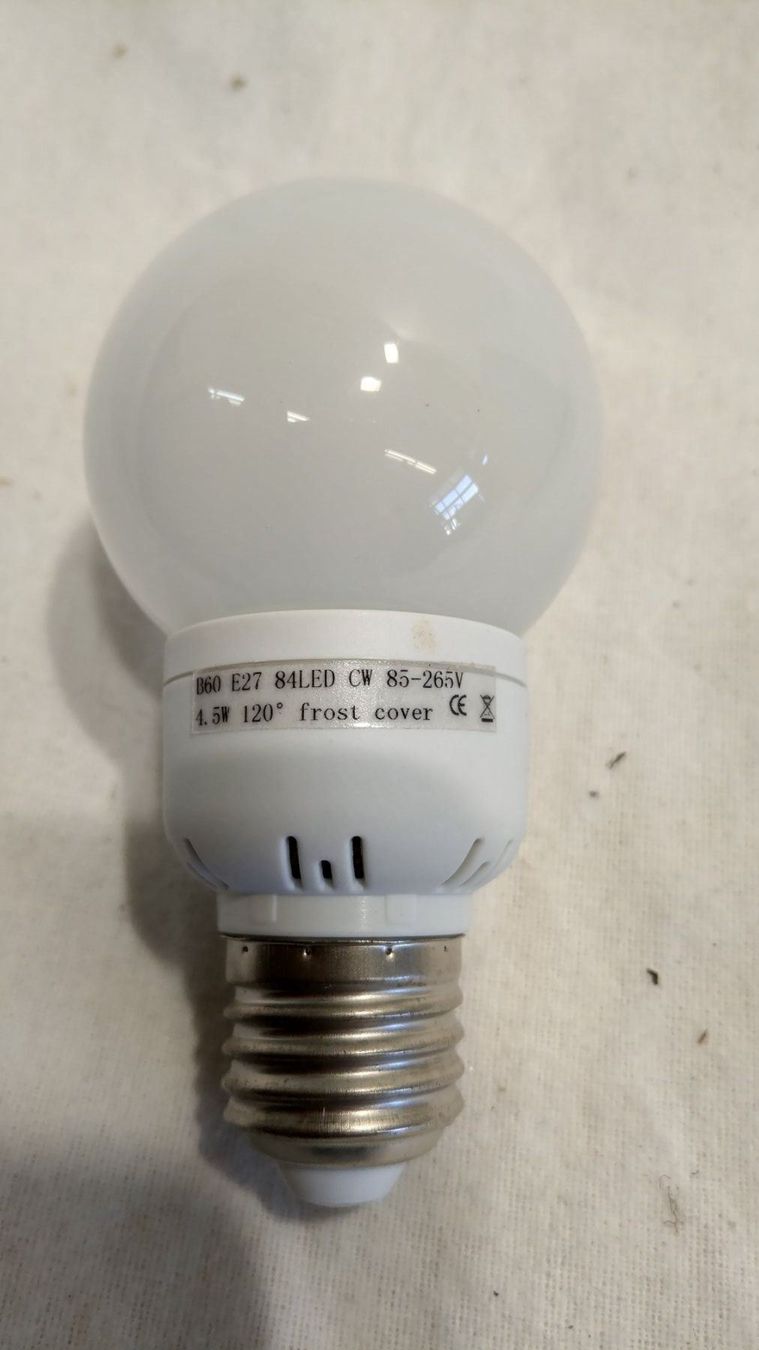 Lampade: 4x LED Glühbirne E27 4.5W (x436) – Nuovo (secondo la descrizione) da Däniken SO venduto da Profog1