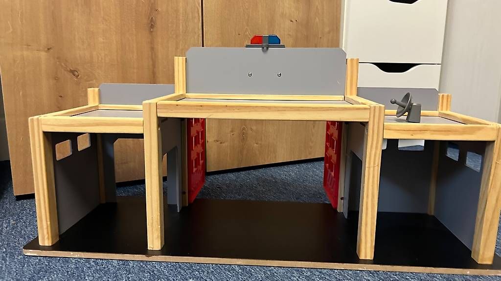 Giocattoli: Hape Rega Einssatzbasis (Holz) – Usato da Greifensee venduto da vansb 1