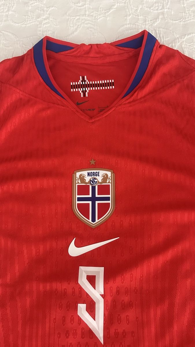Nike Canottiere & Pantaloni: Norway Jersey 25/26 - Haaland 9 – Nuovo (secondo la descrizione) da Oberrieden venduto da jon_5cl2 3