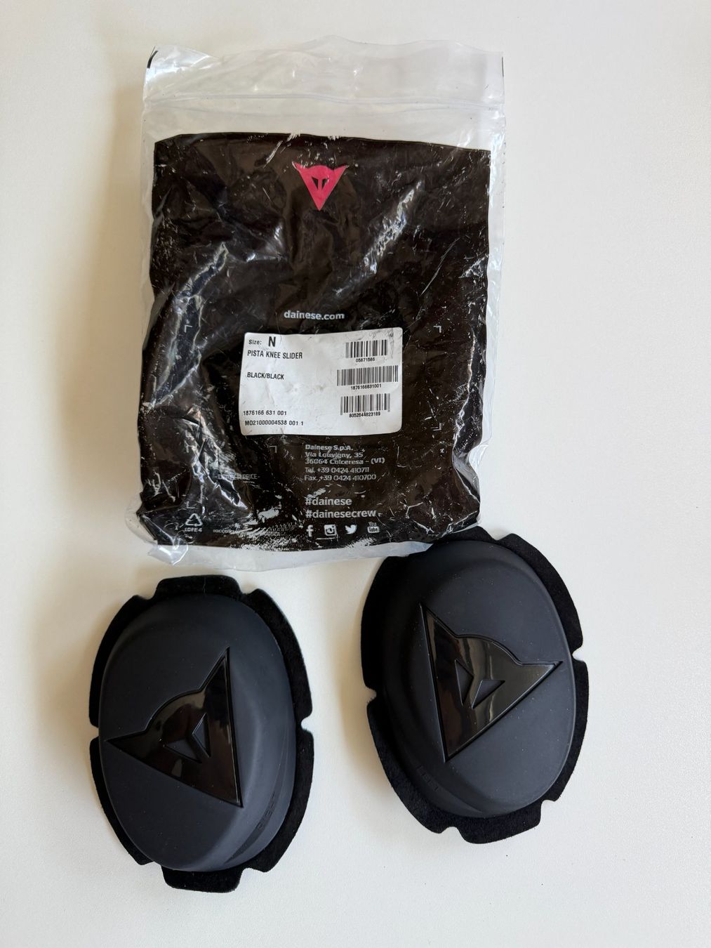Scarpe da donna: Dainese knee sliders – Nuovo e nell'imballaggio originale da Zürich venduto da JulesZHW
