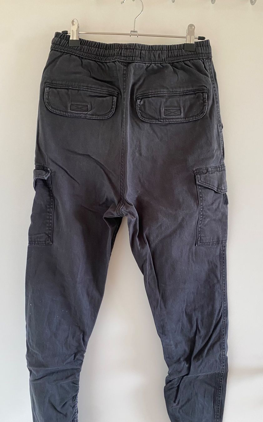 Bershka Pantaloni: Cargo Hose - Jogger fit – Usato da Oberdiessbach venduto da cor_2nrl 1