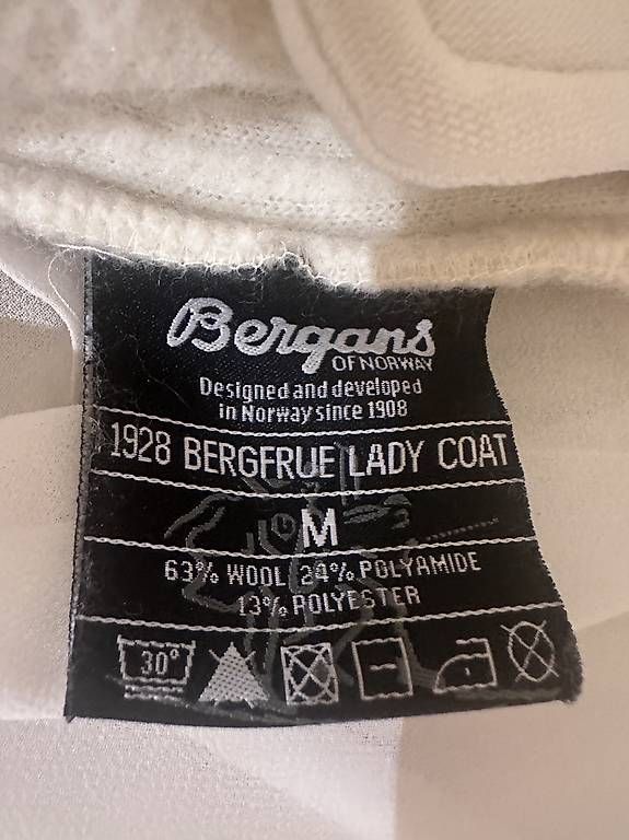 Cappotti: Bergans - traumhafte Winterjacke / Mantel M – Usato da Meisterschwanden venduto da Zauberfee24 4