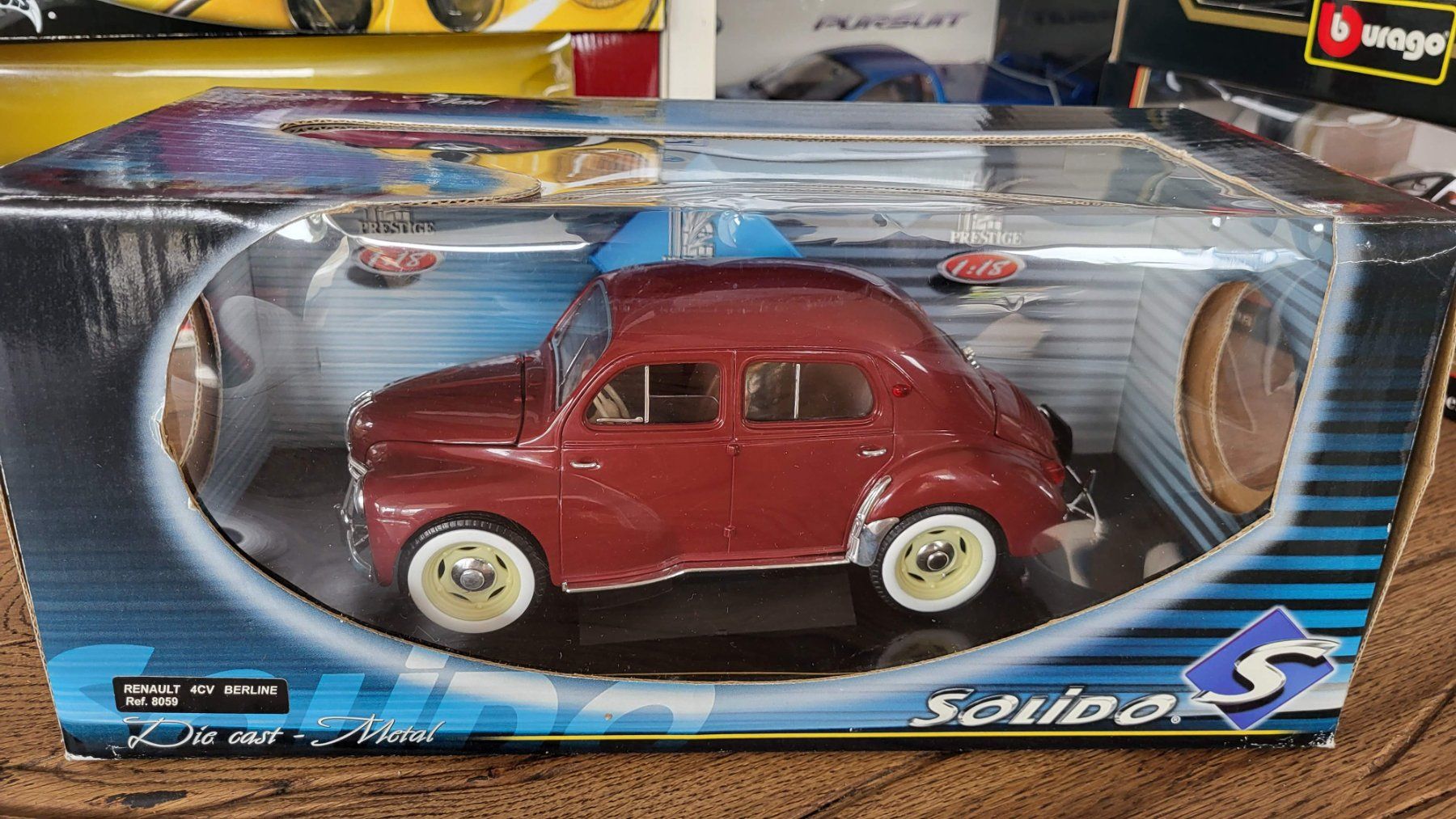 Solido Modellautos: Renault 4CV Berline 1:18 Solido – Gebraucht aus Rothrist von Juana5 6