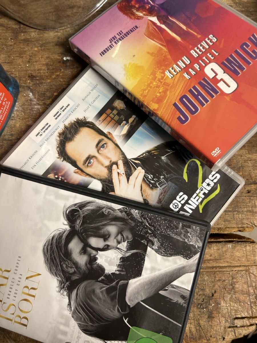 Tutti i DVDs: DVDs John Wick 3, A Star is Born, 2 NeroS – Usato da Wernetshausen venduto da nik_6mt9