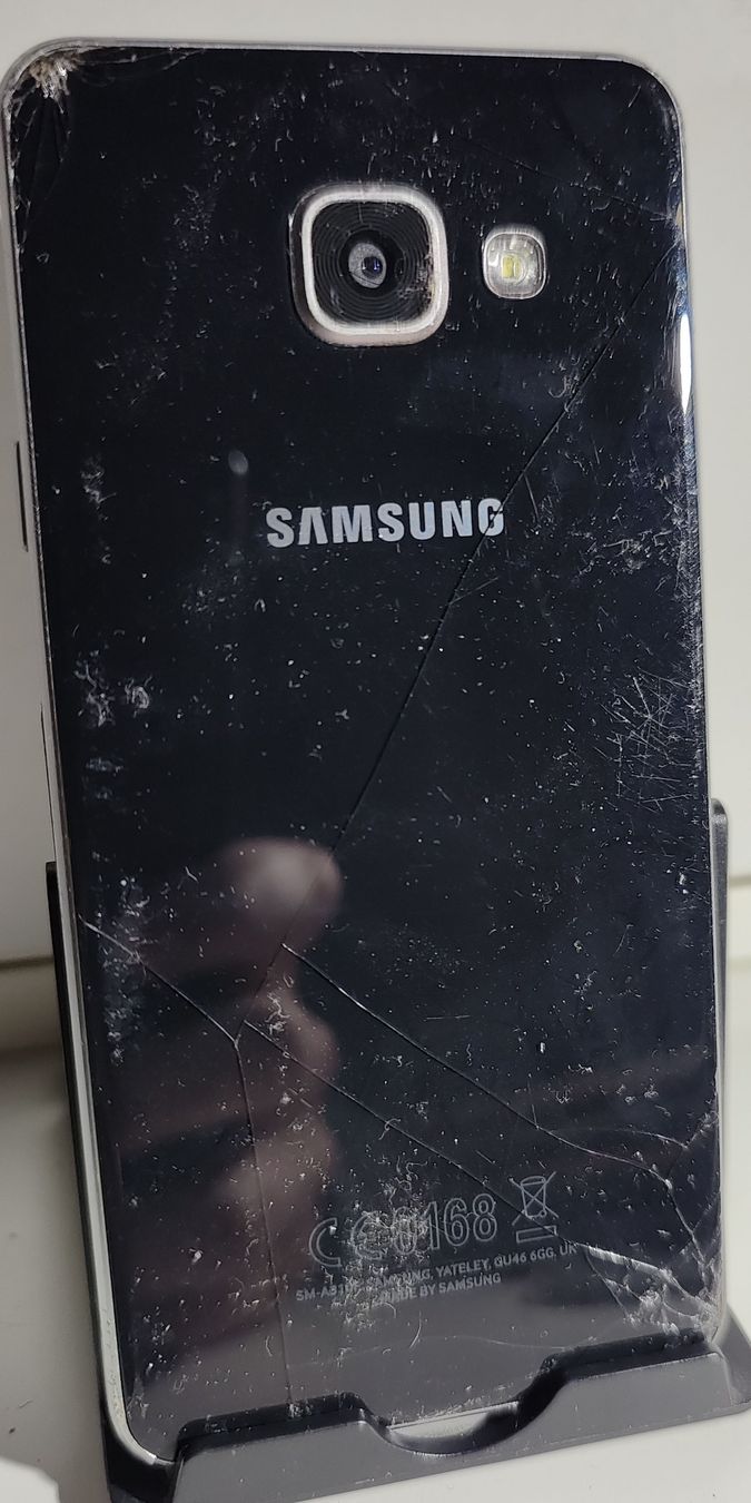 Samsung Telefoni cellulari / Smartphones: Samsung A310F defekt - Display gerissen, – Difettoso da La Tour de Peilz venduto da Dejobokin