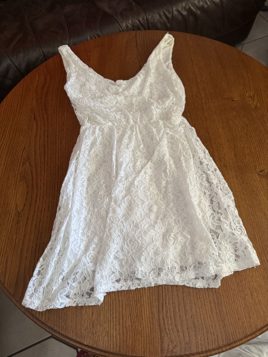 Kleider: Robe dame – Gebraucht aus Montsevelier von ber_88db