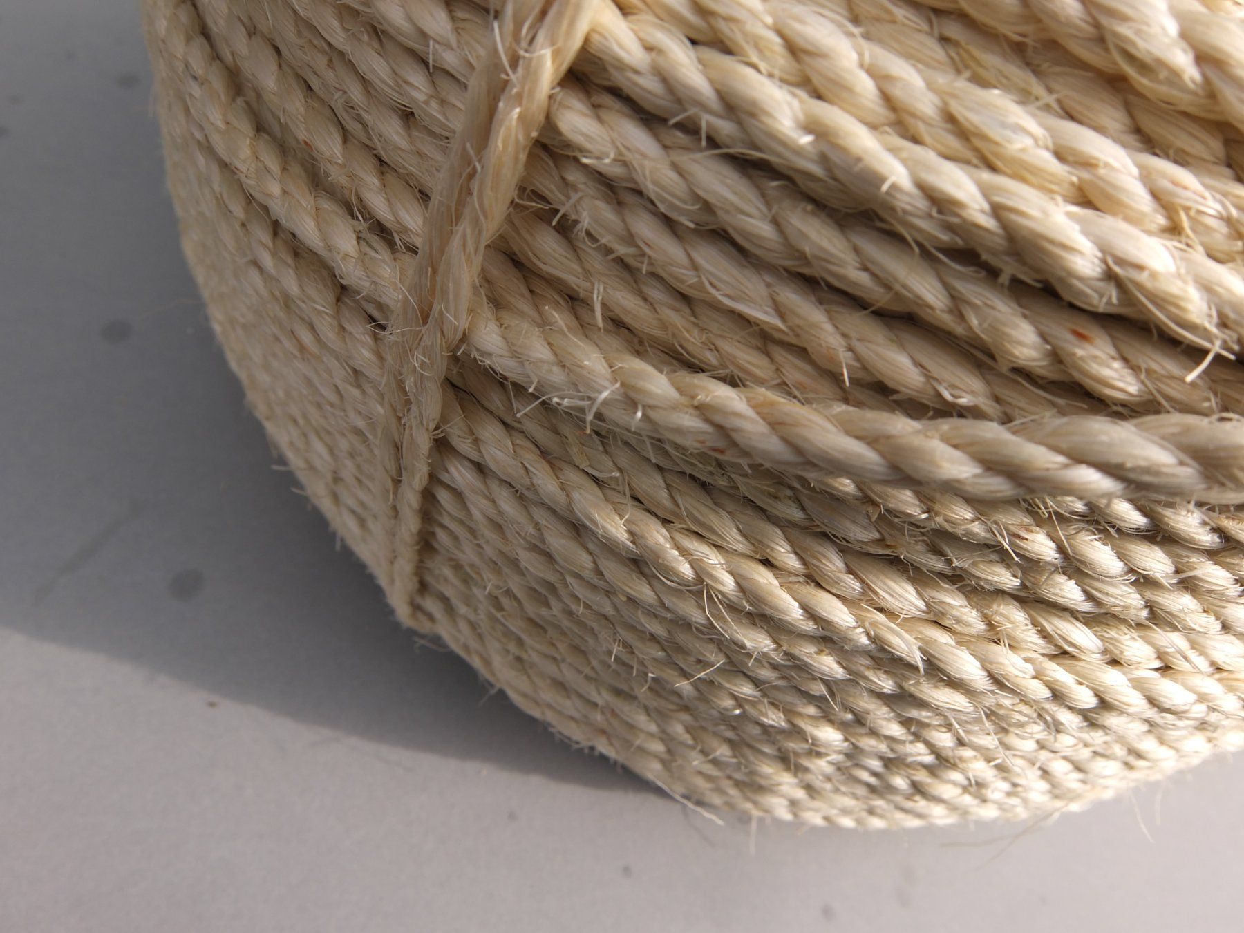 Corde: Sisal Seil 6mm Durchmesser, gute 15 Meter Lang – Nuovo e nell'imballaggio originale da Wöschnau venduto da Vinsale 1