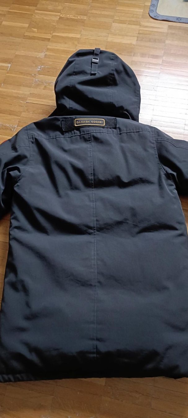 Canada Goose Giacche: Canada Goose Jacket – Usato da Gland venduto da dlmw 5