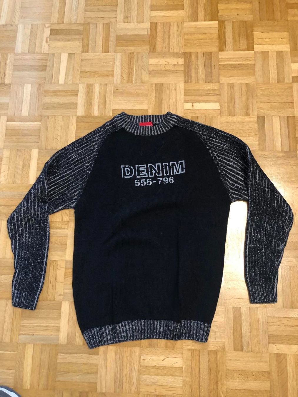 Pullover & Sweatshirts: EXPLORER PULLOVER MEN GRÖSSE L – Gebraucht aus Münchenstein von BasileaOutletStore