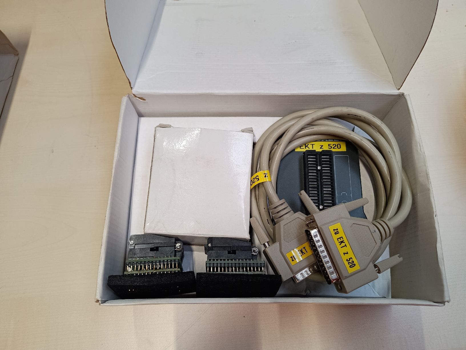 Gabbie, trasporto & Sicurezza: GALEP-4 Pocket size Universal-Programmer mit Zubehör, defekt – Difettoso da Döttingen venduto da Schlei 6