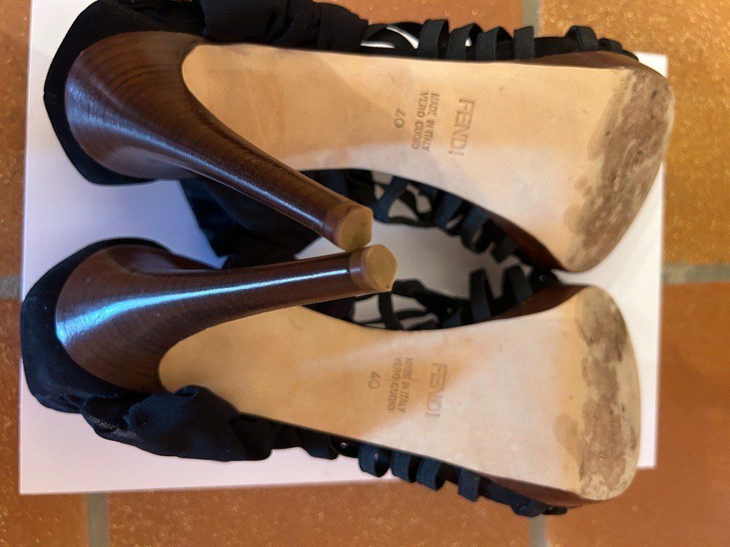 Fendi Scarpe da donna: FENDI elegant black pumps with stilettos – Usato da Zürich venduto da aygo_a 2