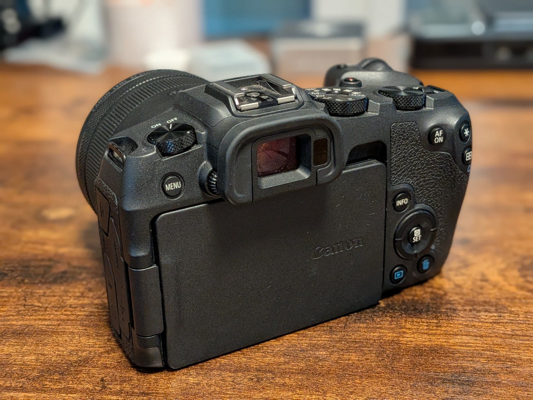 Canon Fotocamera: Canon RP mit RF 35mm f1.8 – Usato da Bülach venduto da benzcly 2